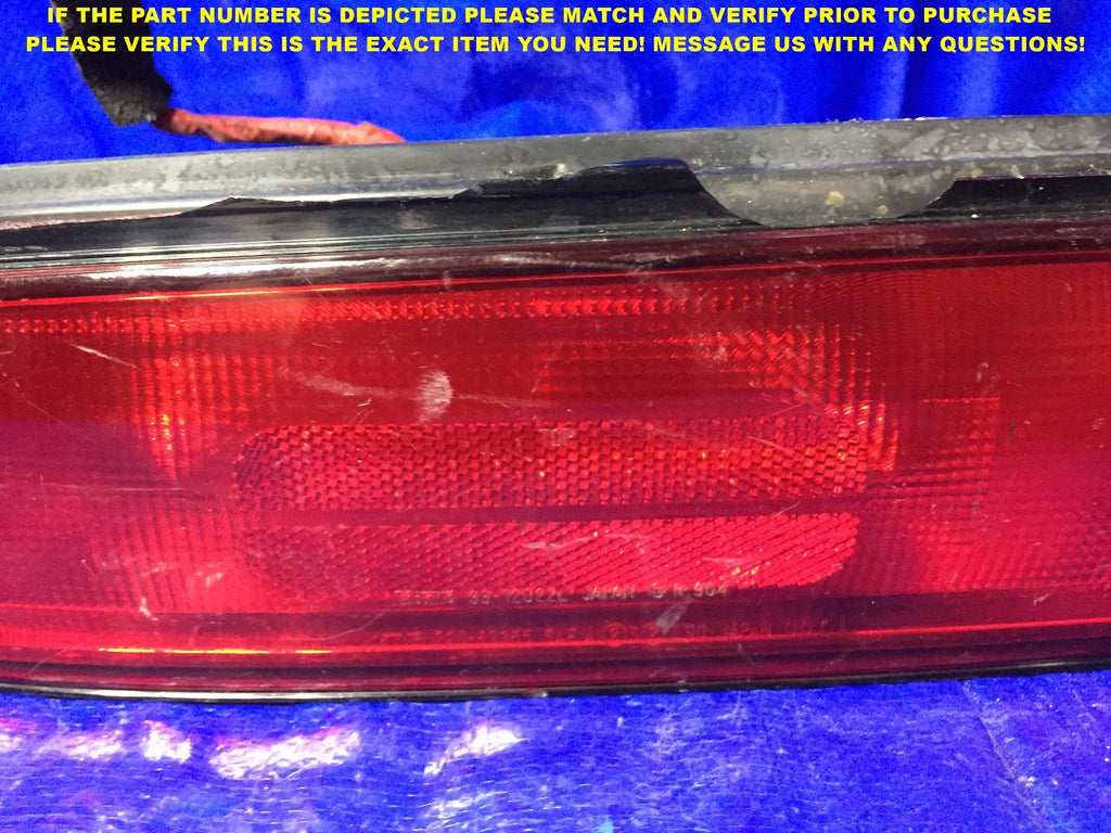 OEM 1993 1994 INFINITI J30 DRIVER LEFT TAIL LIGHT HAS DAMAGE LOOK AT PICTURES3