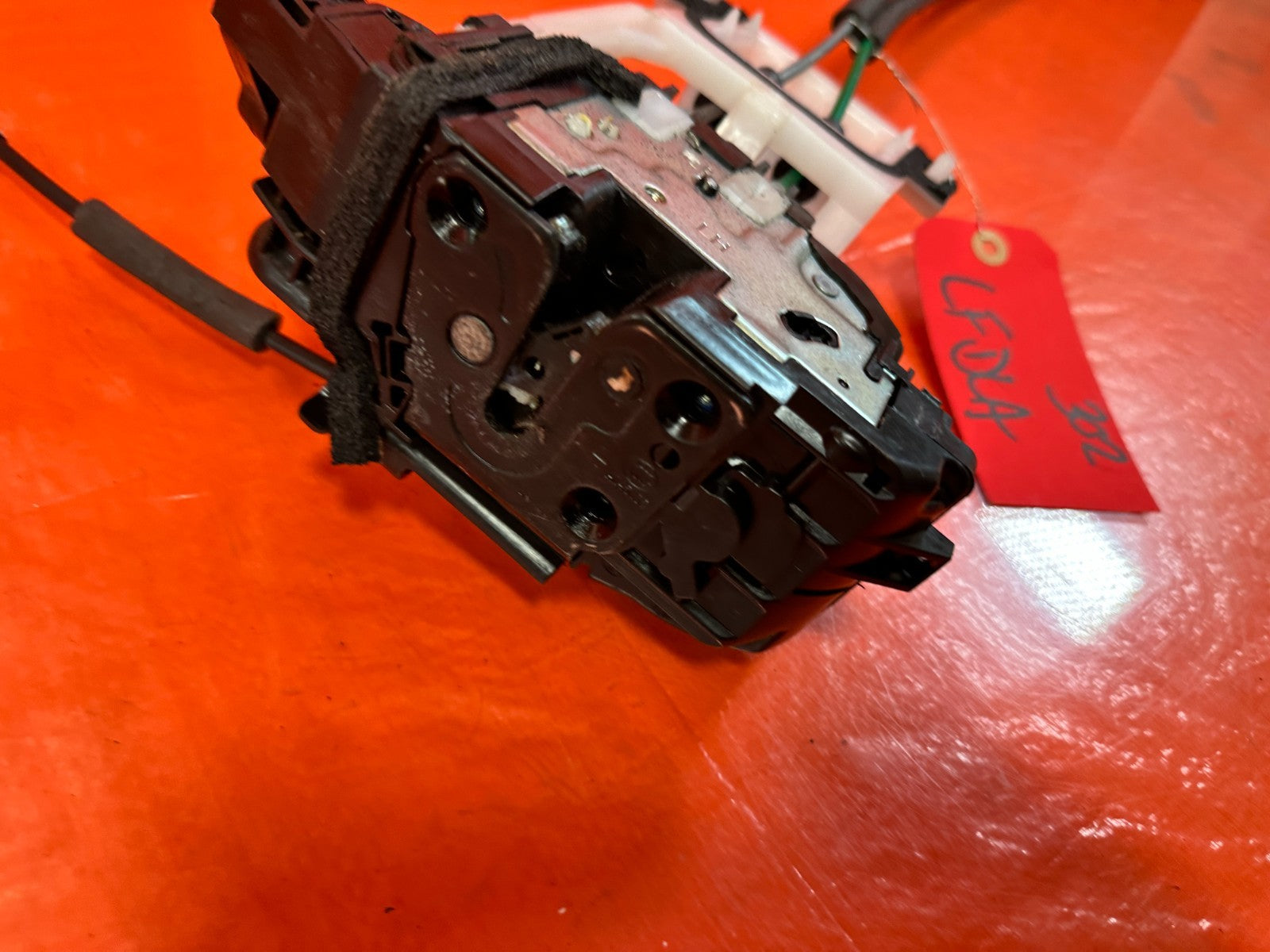 10 16 HYUNDAI GENESIS COUPE   DRIVER LEFT FRONT DOOR LOCK ACTUATOR   OEM OE #3022