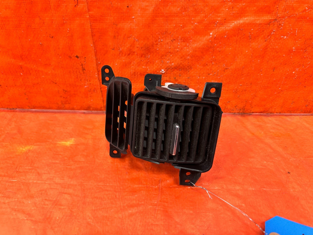 02 05 HONDA CIVIC SI EP3 HATCH RIGHT  AC AIR CONDITIONING VENT OEM #3081