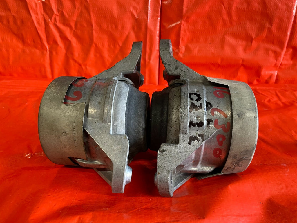 15 17 MERCEDES BENZ C300   AWD   MOTOR MOUNT SET MOUNTS   LEFT RIGHT   OEM OE5