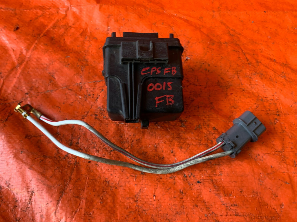 OEM 2003 03 HONDA S2000   UNDER DRIVER LEFT FENDER SMALL FUSE BOX6