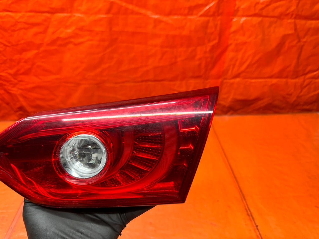 14-17 INFINITI Q50 4D 3.7L 3.0T RIGHT INNER TRUNK MOUNTED TAIL LIGHT OEM #Q505