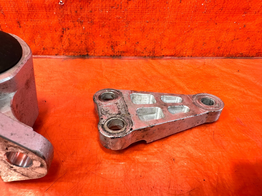 02 05 HONDA CIVIC SI EP3 HATCHBACK   INNOVATIVE MOTOR MOUNTS  ONLY 2 OKKKKKKKKKK3