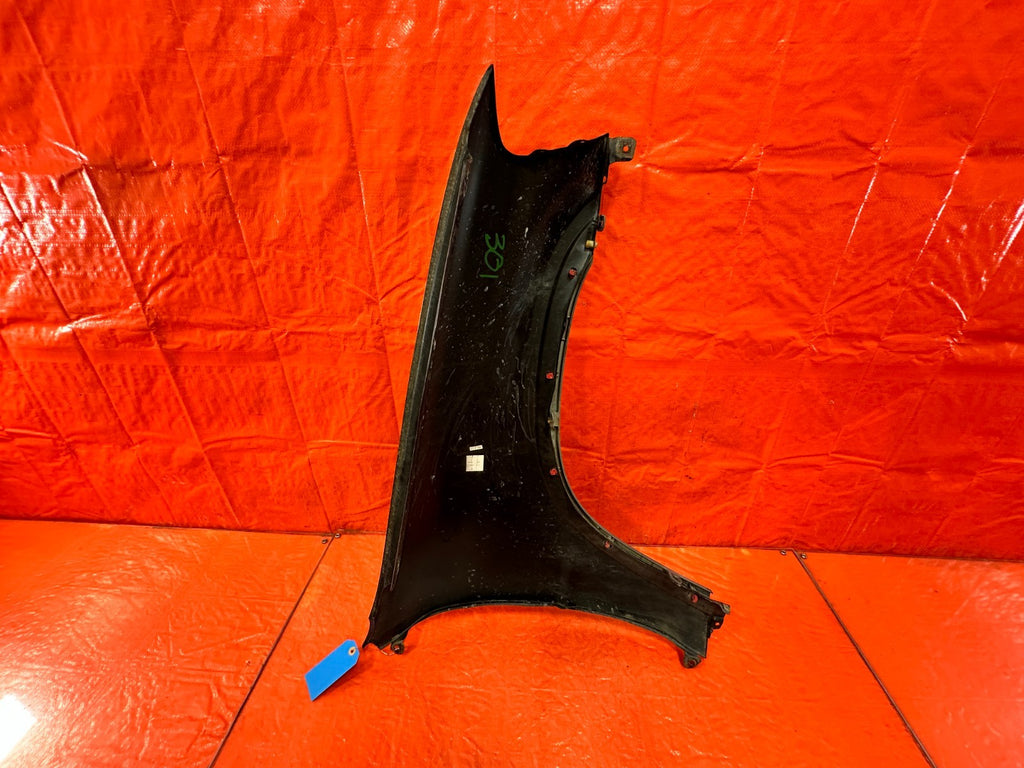 97 01 HONDA CR V CRV   DRIVER LEFT FENDER WITH OUTER TRIM   OEM FACTORY #3017