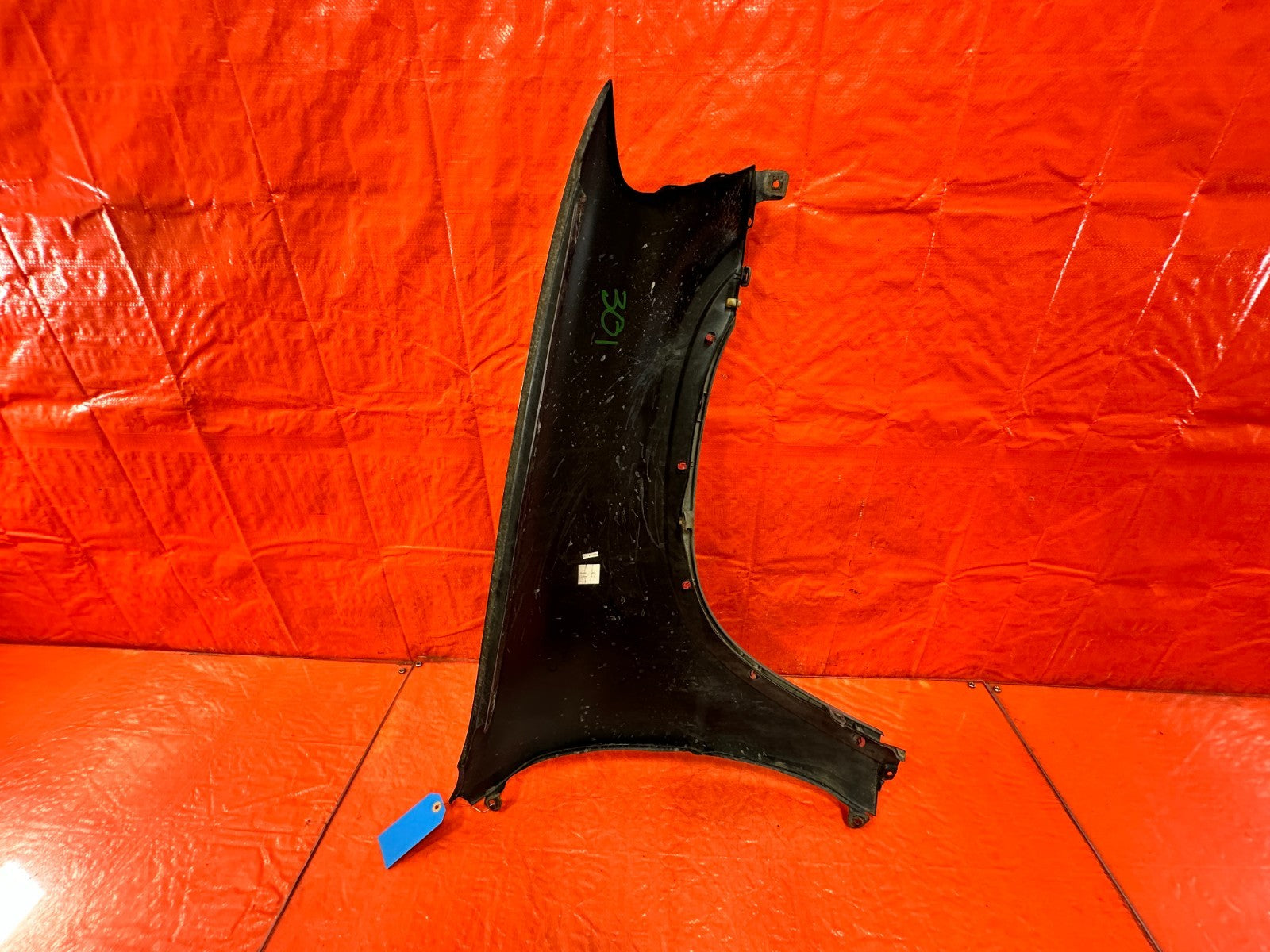 97 01 HONDA CR V CRV   DRIVER LEFT FENDER WITH OUTER TRIM   OEM FACTORY #3017