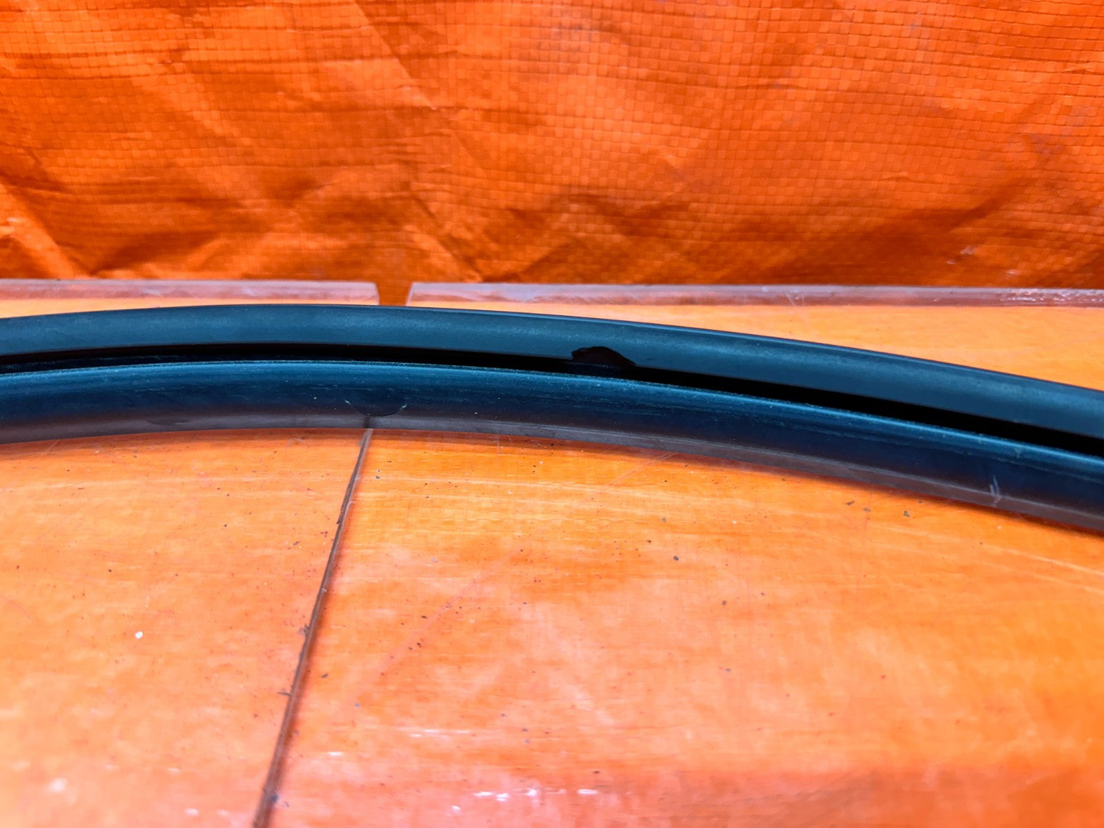 92 95 HONDA CIVIC 2D   PASSENGER RIGHT DOOR WINDOW RUN CHANNEL SEAL   OEM #3338