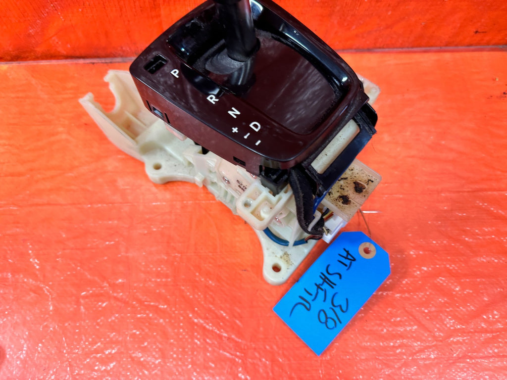 13 16 HYUNDAI GENESIS COUPE AUTOMATIC TRANSMISSION SHIFTER / GEAR SELECTOR 3182