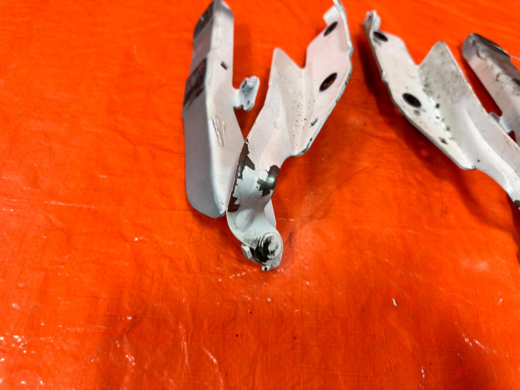 14 20 INFINITI Q50 & 17 20 Q60   LEFT & RIGHT HOOD HINGES   OEM FACTORY OE #2897