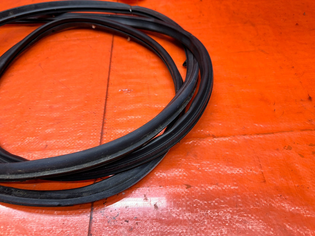 94 01 ACURA INTEGRA 2D LEFT DRIVER DOOR CHASSIS WEATHERSTRIP SEAL OEM #3317
