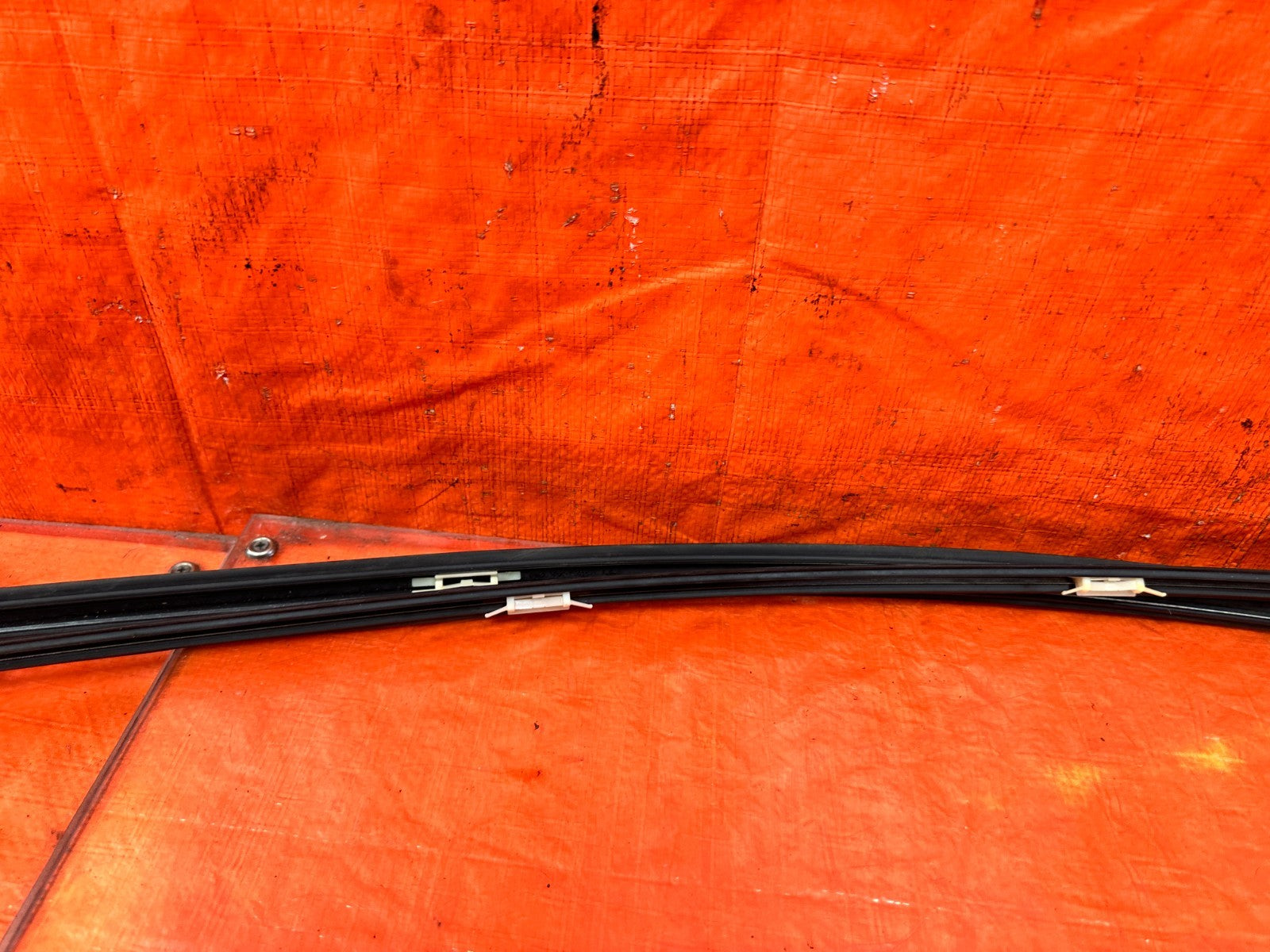 13 16 HYUNDAI GENESIS COUPE   ROOF TRIM WEATHER STRIP SET   LEFT & RIGHT OEM 31815