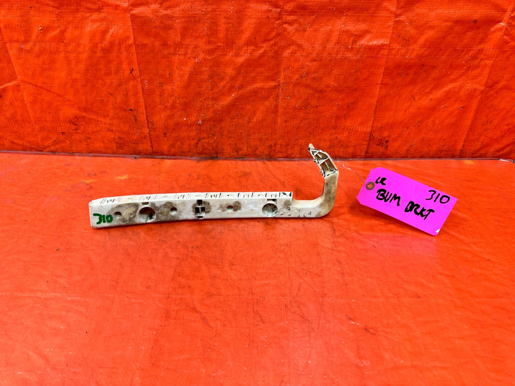 09 15 INFINITI G37 CONVERTIBLE   LEFT REAR BUMPER BRACKET RETAINER CLIP OEM 3100