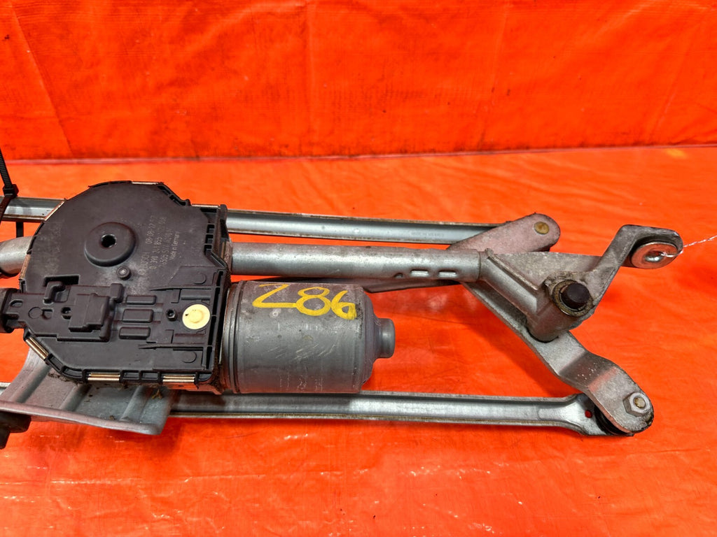 06 11 HONDA CIVIC SI 2D COUPE   WINDSHIELD WIPER MOTOR W/ LINKAGE   OEM OE #28611