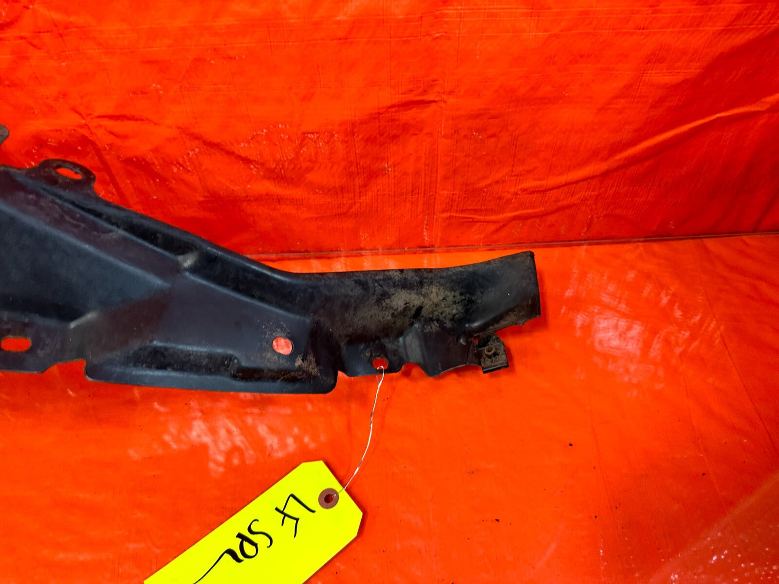 90 97 MAZDA MX 5 MIATA DRIVER LEFT FRONT FENDER LINER SPLASH SHIELD OEM 2679