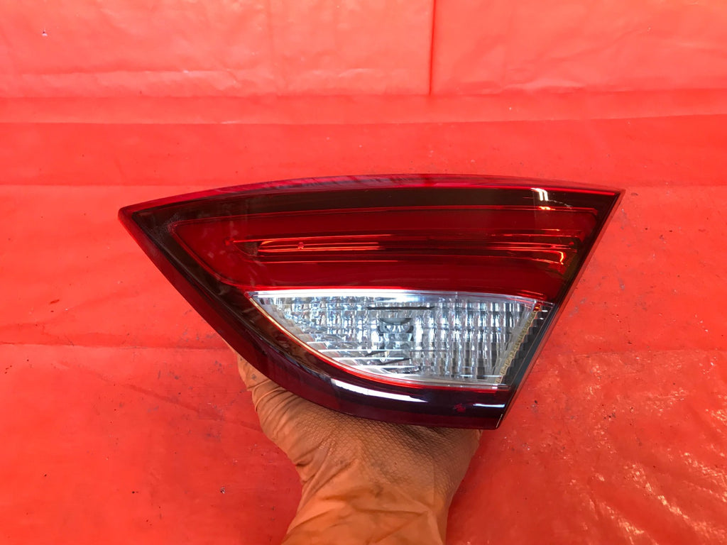 OEM 2015 2016 2017 CHRYSLER 200 PASSENGER RIGHT INNER TRUNK TAIL LIGHT LAMP0