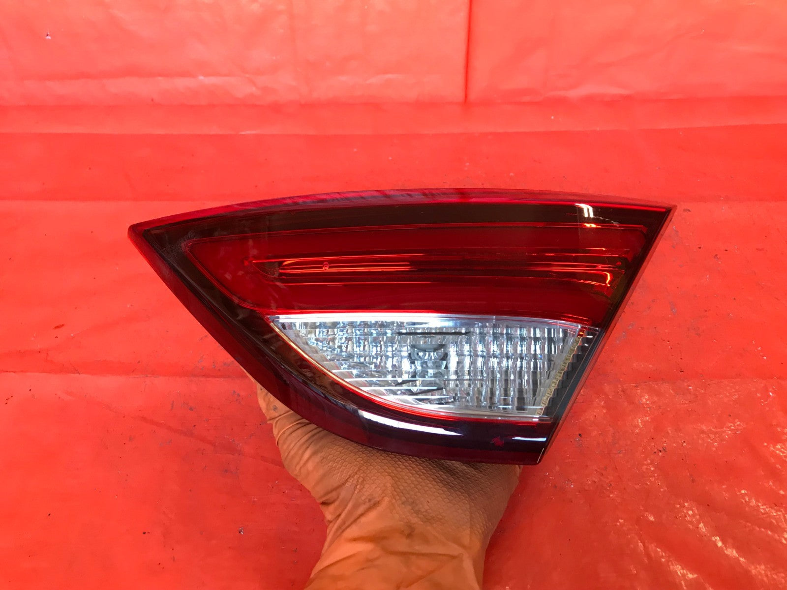 OEM 2015 2016 2017 CHRYSLER 200 PASSENGER RIGHT INNER TRUNK TAIL LIGHT LAMP0
