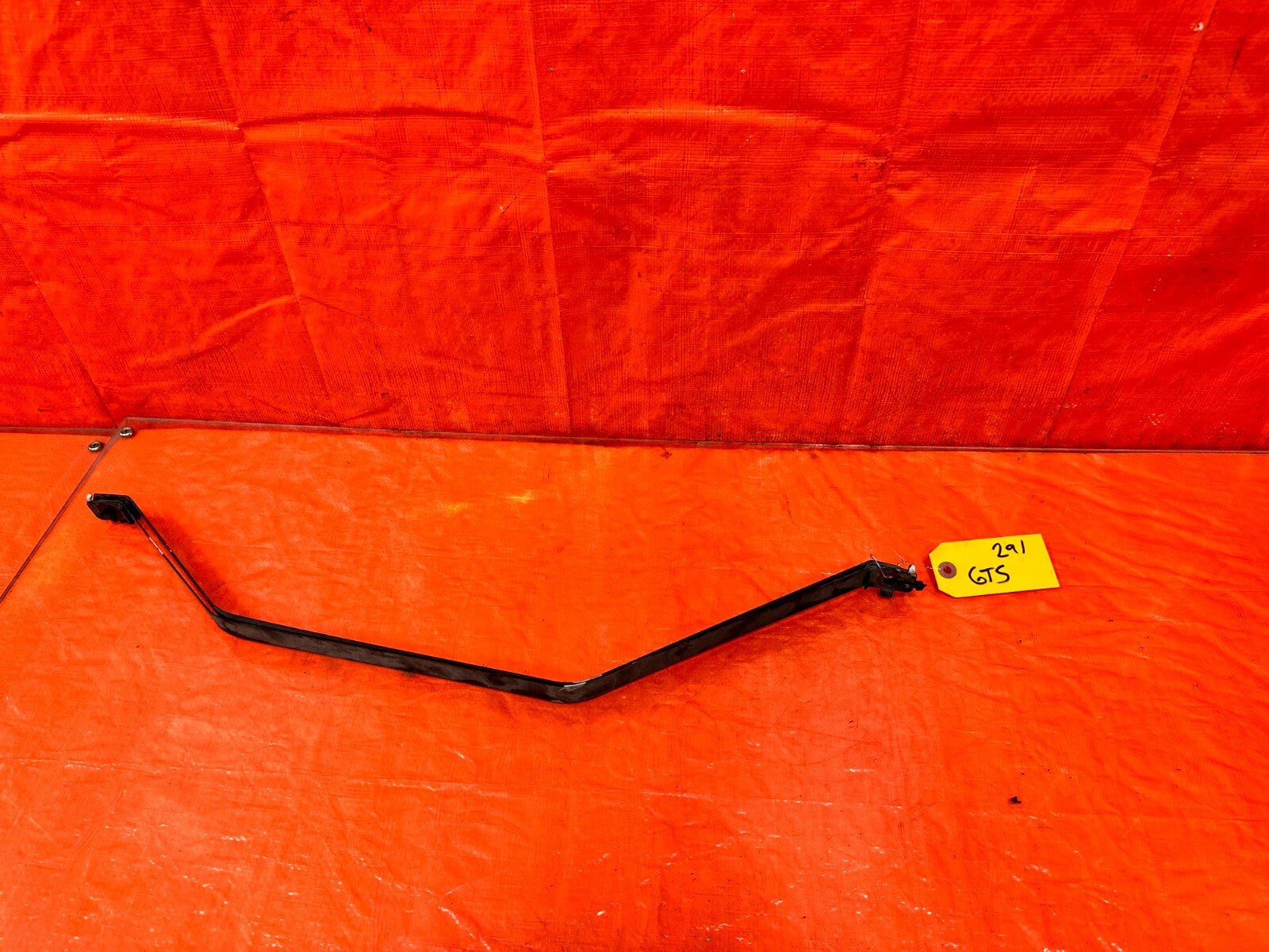 04 08 ACURA TSX   GASOLINE GAS FUEL TANK STRAP SET STRAPS SUPPORTS   OEM #2910
