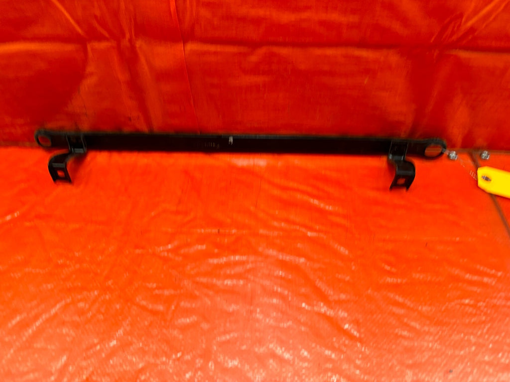 94 01 ACURA INTEGRA   AC CONDENSER ASSEMBLY MOUNTING BRACKET BAR MOUNT OEM #2266