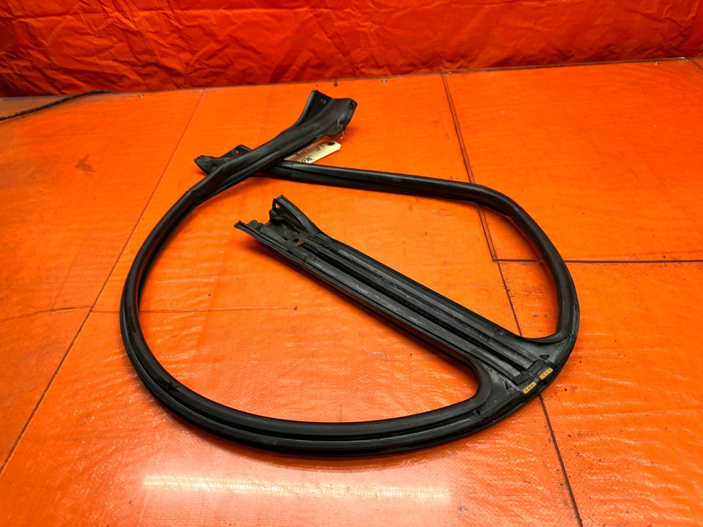 94-01 ACURA INTEGRA 4D SEDAN LEFT DRIVER FRONT REAR DOOR WEATHERSTRIP #34017