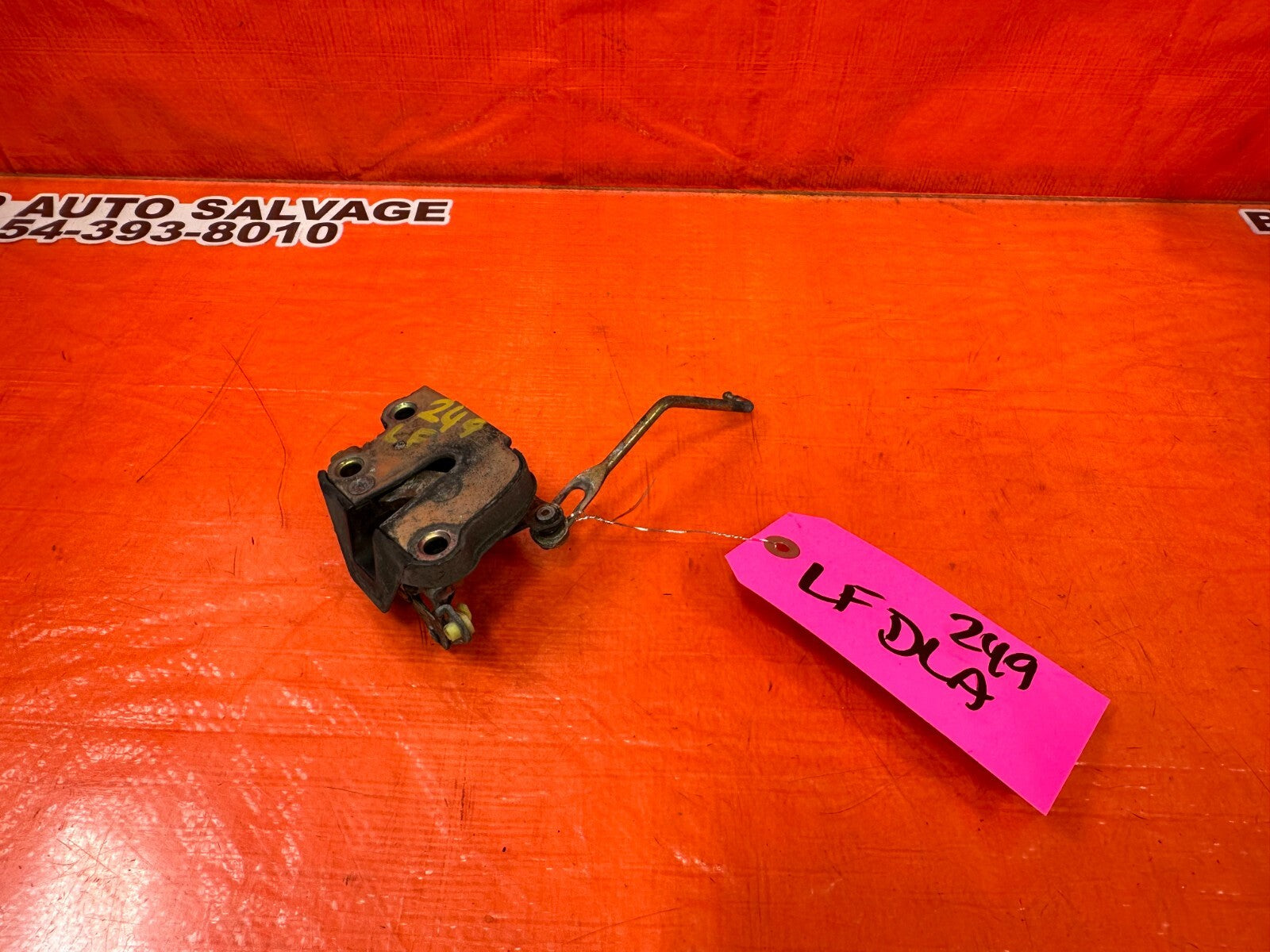 95 97 TOYOTA TACOMA   NON POWER MODEL DRIVER LEFT DOOR LOCK ACTUATOR OEM 2490
