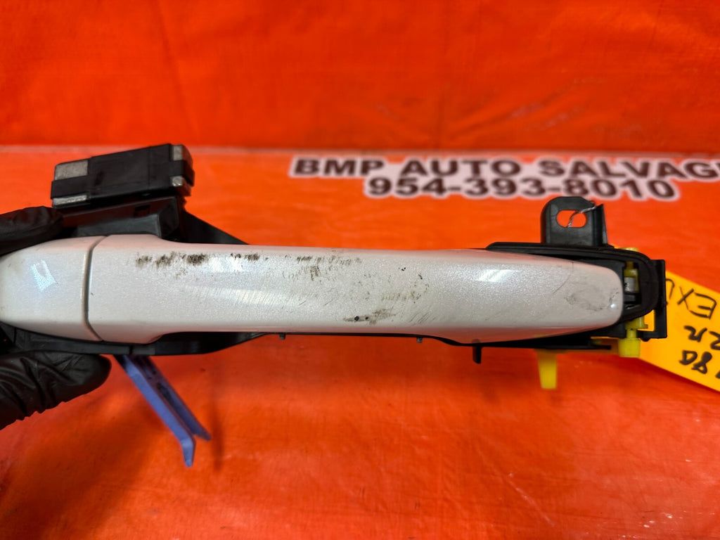 15 21 SUBARU WRX STI PASSENGER RIGHT REAR EXTERIOR DOOR HANDLE WHITE OEM #1806