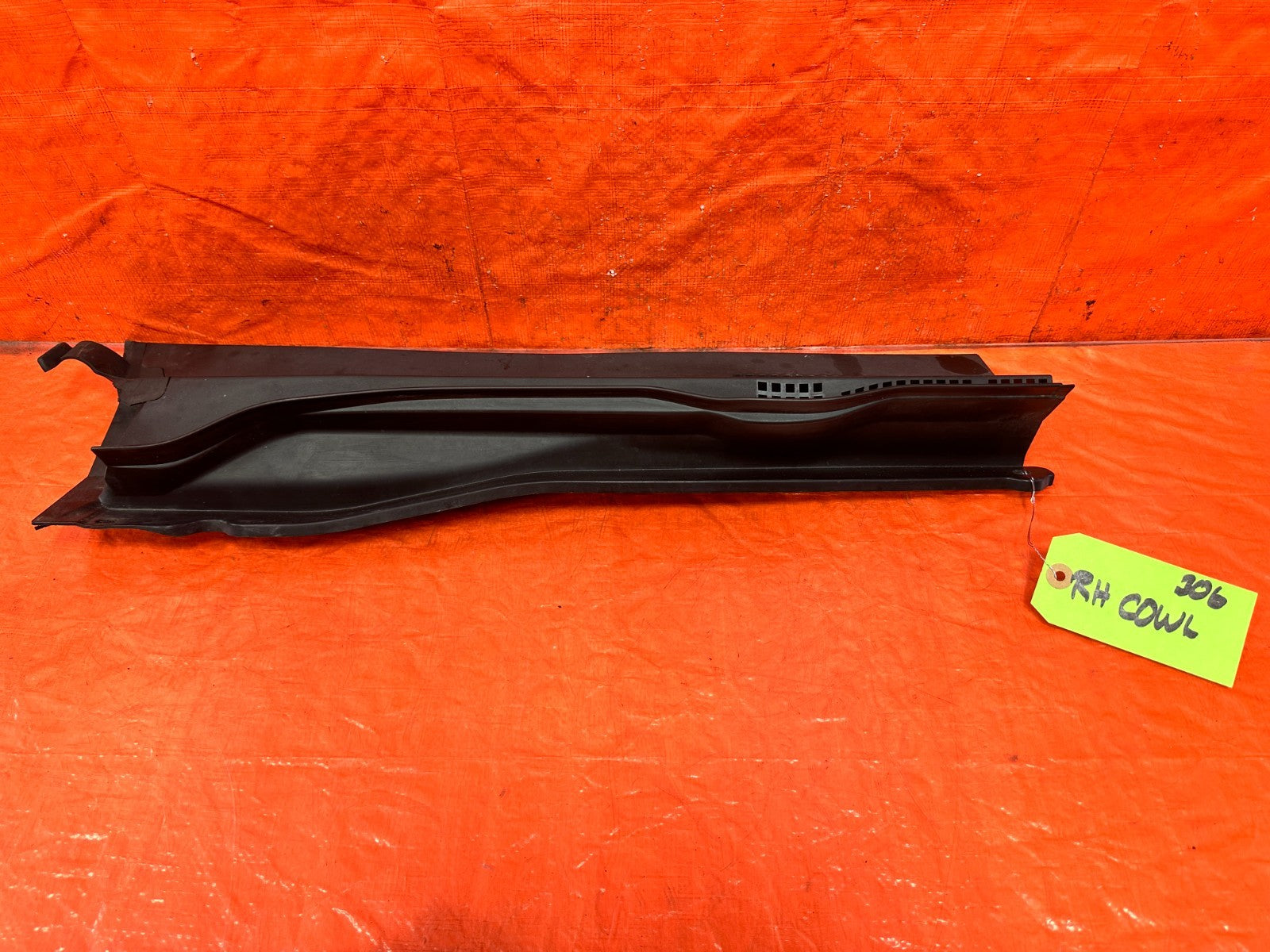 02 05 HONDA CIVIC SI EP3 HATCH   WIPER COWL TRIM   PASSENGER RIGHT SIDE OEM #3060