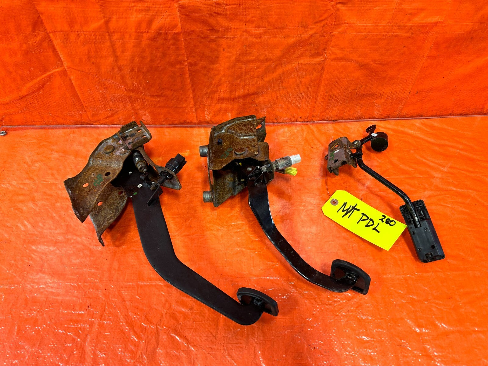 02 06 ACURA RSX   5 & 6 SPEED MANUAL PEDALS GAS BRAKE CLUTCH   OEM #2809