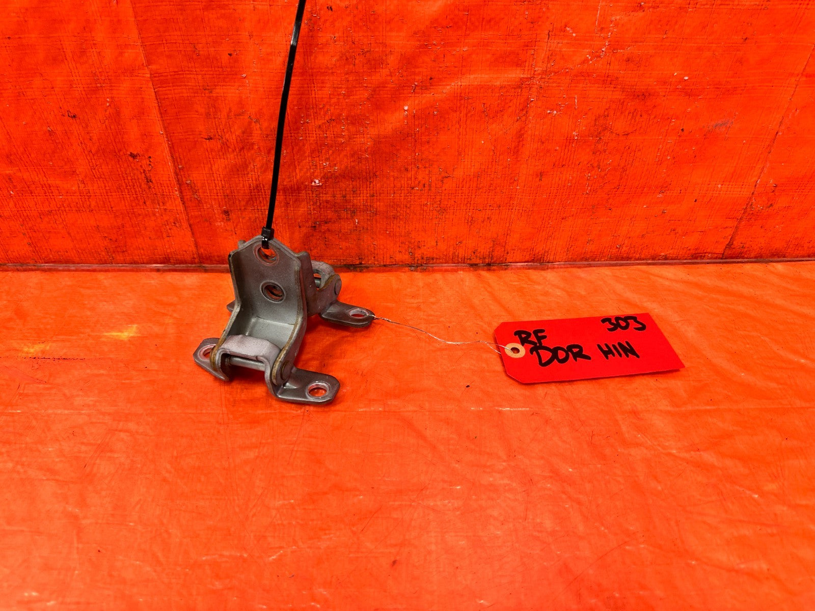 04 11 MAZDA RX8 RX 8   PASSENGER RIGHT FRONT DOOR HINGE SET UPPER LOWER OEM 3030