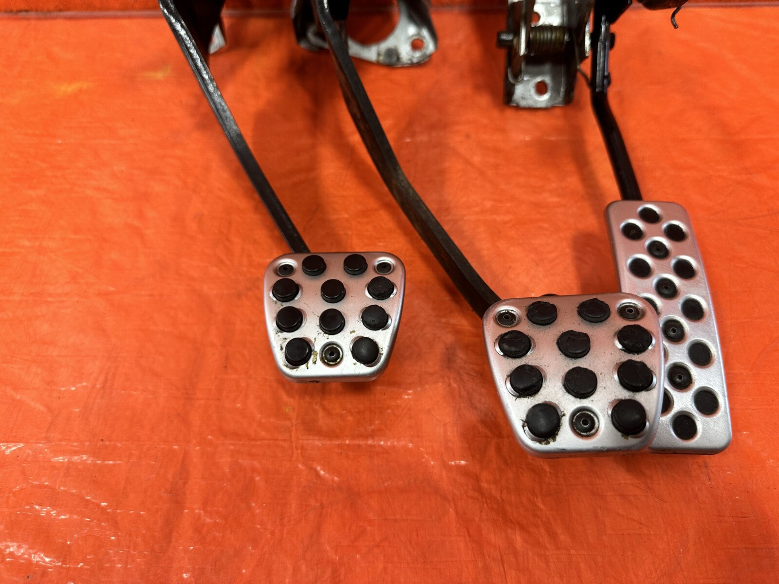 00 05 HONDA S2000   PEDAL SET   GAS BRAKE & CLUTCH PEDALS W ALL SENSORS OEM #2903