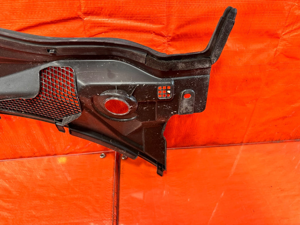 02 10 LEXUS SC430   WINDSHIELD WIPER COWL TRIM PLASTIC   OEM FACTORY #2889
