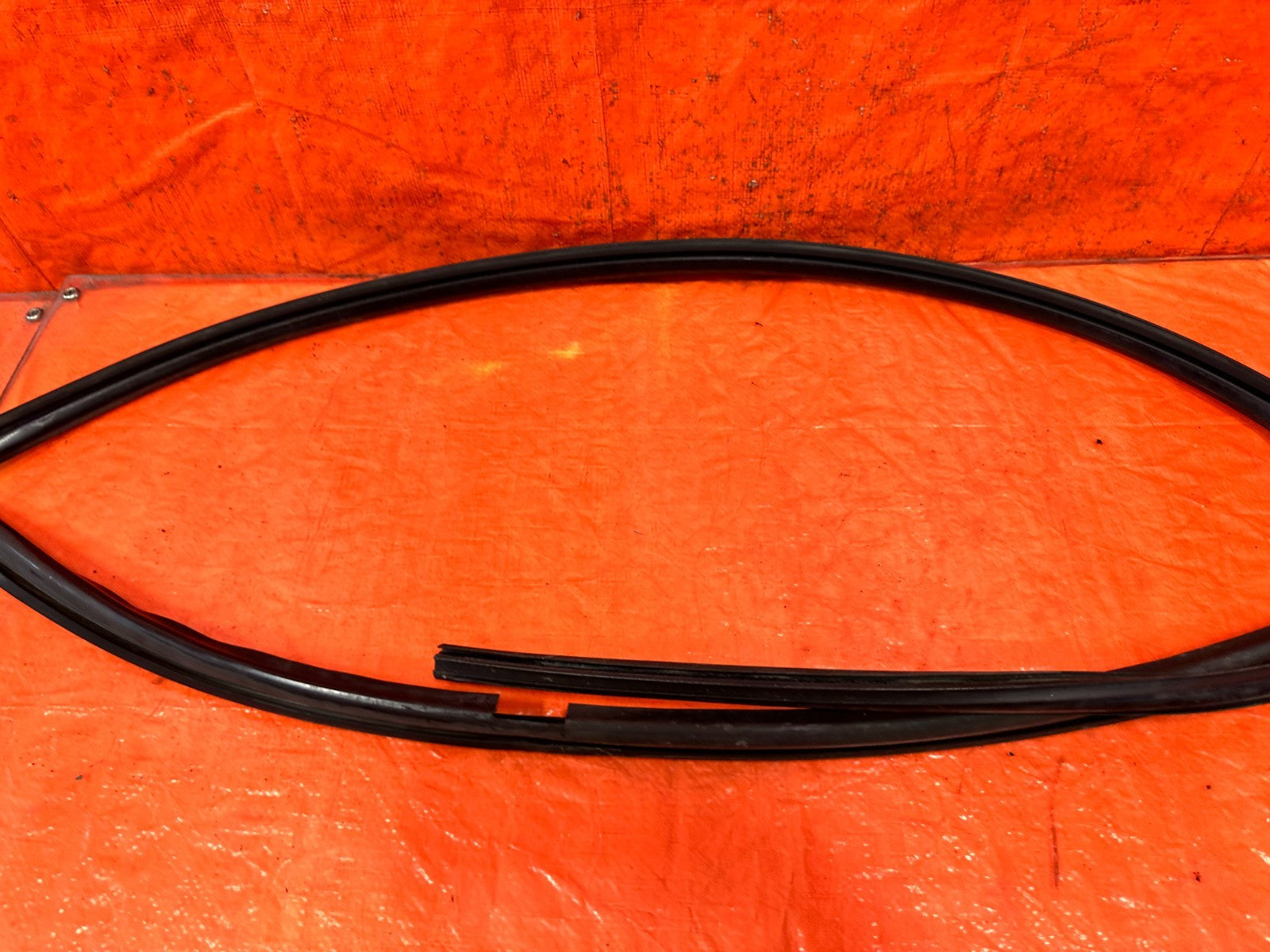 92 95 HONDA CIVIC COUPE HATCH PASSENGER RIGHT WEATHER STRIP RUN CHANNEL OEM #3274