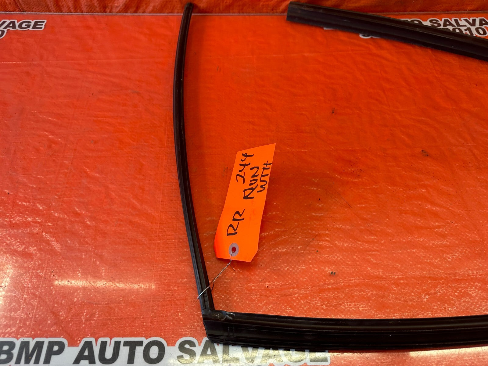 07 12 LEXUS ES350   PASSENGER RIGHT REAR WINDOW GLASS RUN CHANNEL   OEM #24410