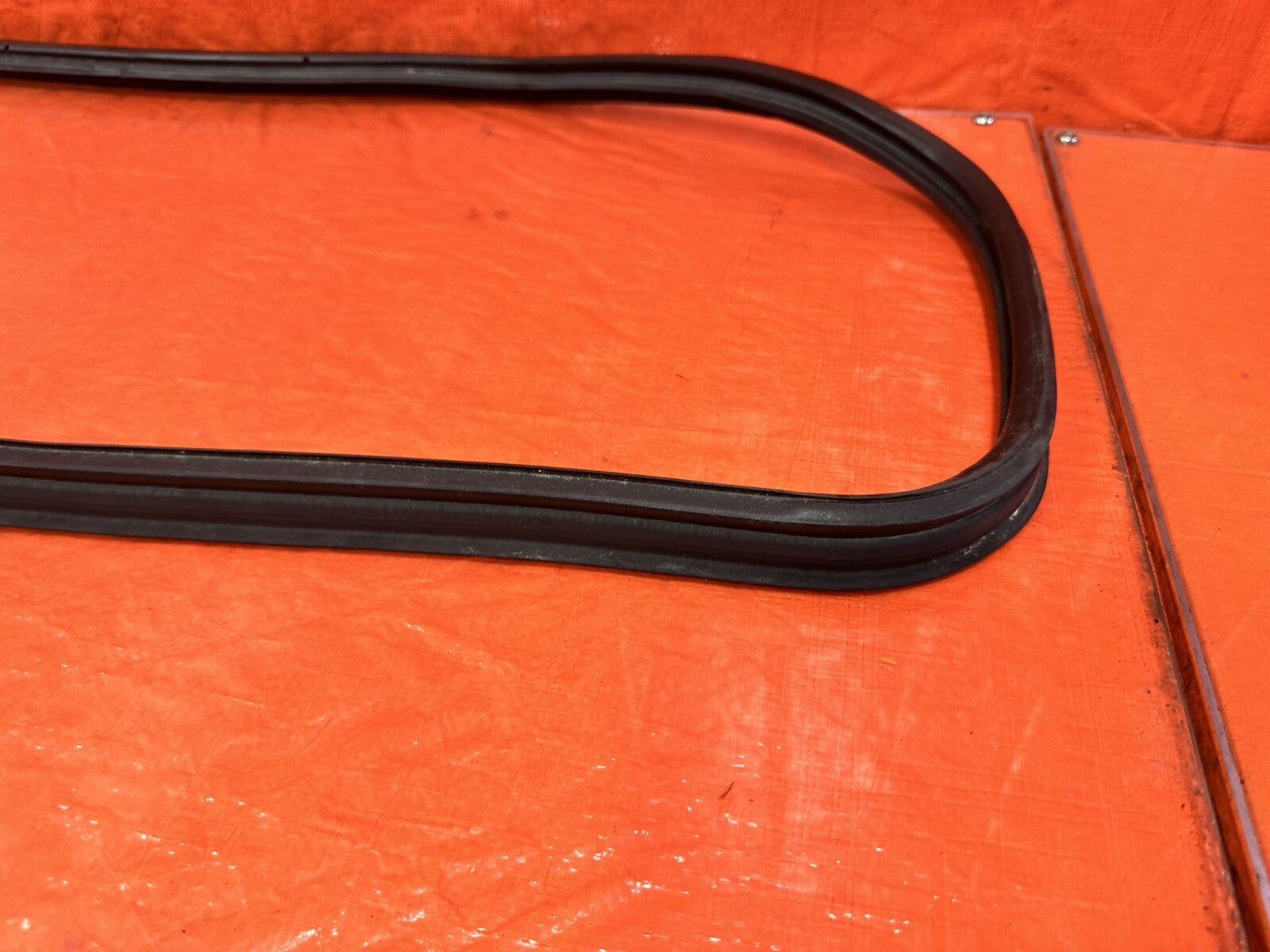 00 09 HONDA S2000   REAR TRUNK WEATHER STRIP GASKET SEAL   OEM FACTORY #29010