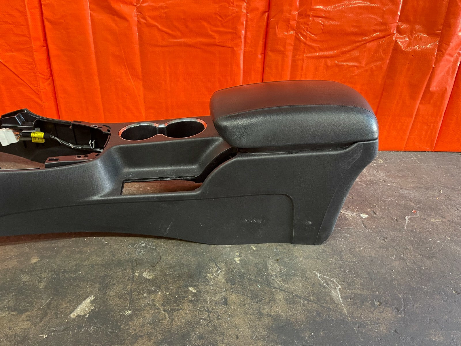 10 12 HYUNDAI GENESIS 2D COUPE   ARM REST CENTER CONSOLE   BLACK   OEM FACTORY1