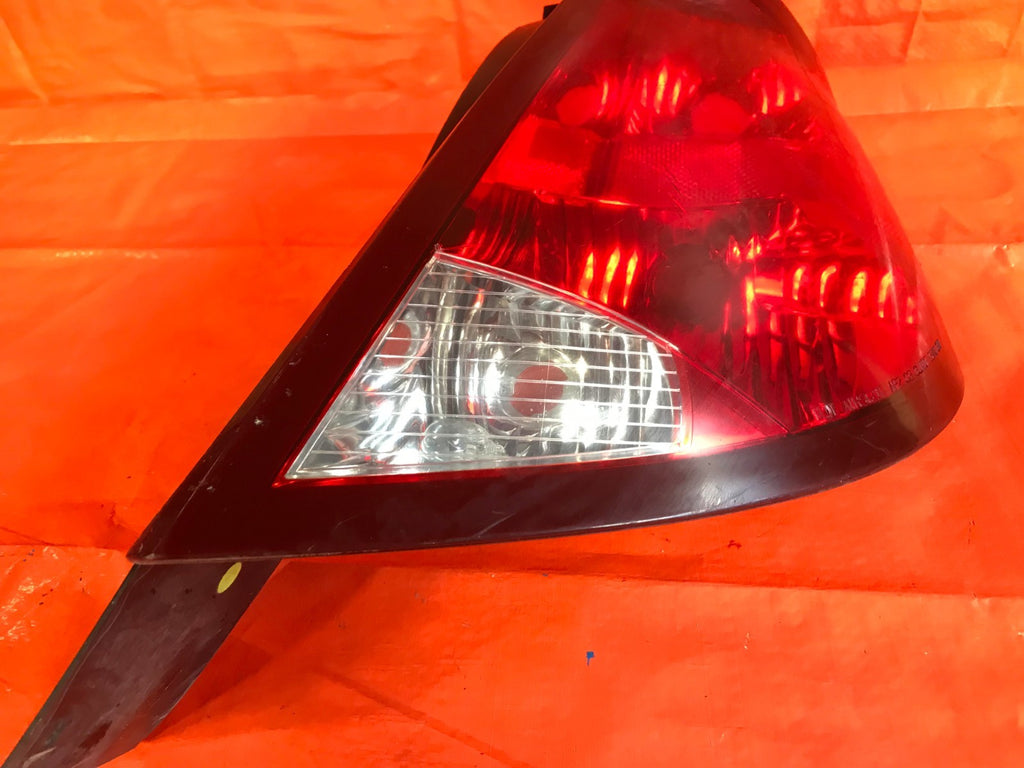 OEM 2003 2004 03 04 SATURN ION 4 DOOR SEDAN PASSENGER RIGHT TAIL LIGHT LAMP 1