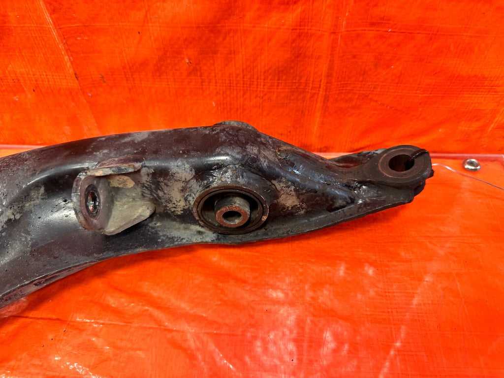 99 00 HONDA CIVIC SI EM1   LEFT AND RIGHT FRONT LOWER CONTROL ARMS   OEM #2852
