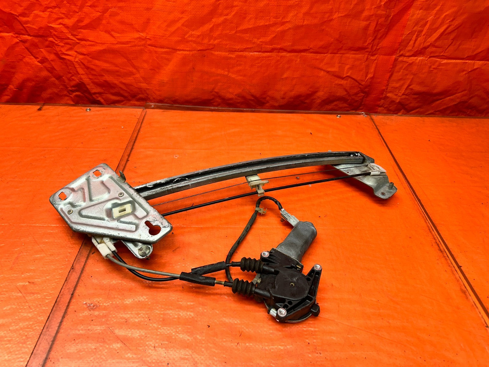 94-01 ACURA INTEGRA 4D 1.8L LEFT FRONT DRIVER WINDOW REGULATOR MOTOR OEM #34112