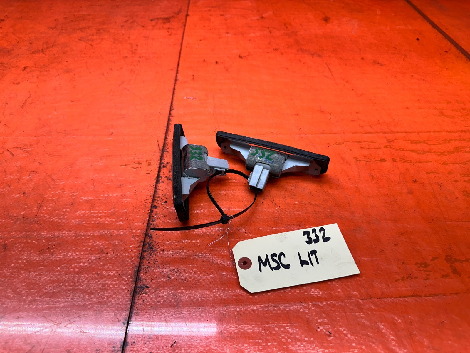 92 96 HONDA PRELUDE REAR LICENSE PLATE LIGHTS PAIR OEM #3320