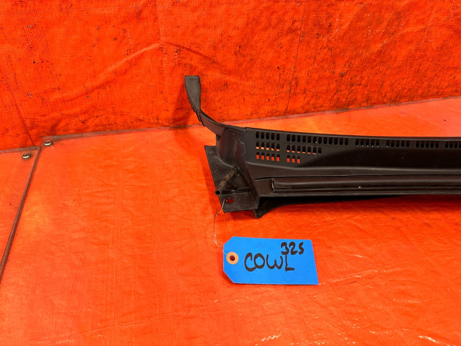 13 16 HYUNDAI GENESIS 2D COUPE   WINDSHIELD WIPER COWL   86150 2M000   OEM #3251