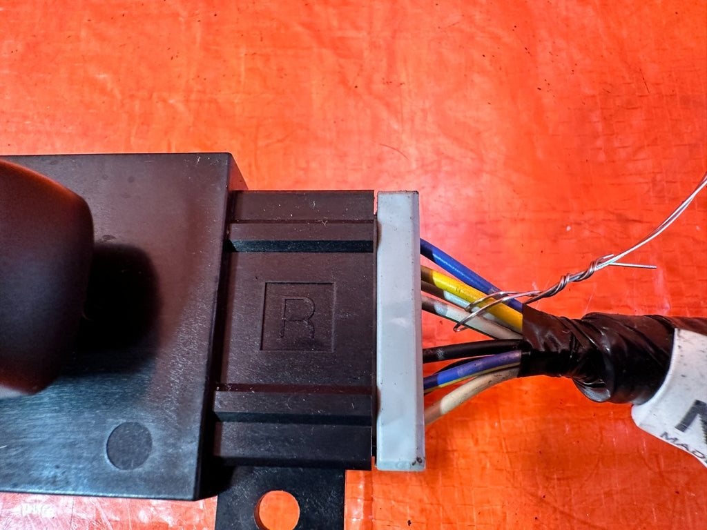 04 05 ACURA TSX   PASSENGER RIGHT SEAT ADJUSTMENT SWITCH   OEM FACTORY OE #3223