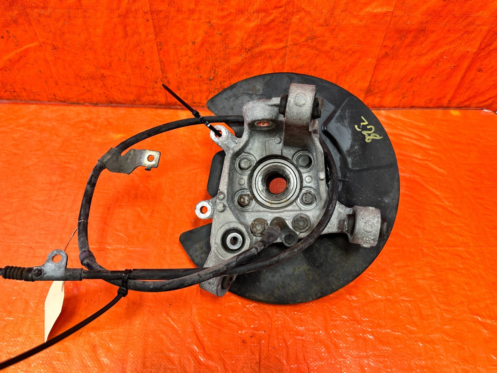 08 15 INFINITI G37 & Q60   SPORT ONLY   RIGHT REAR SPINDLE KNUCKLE HUB OEM #3289