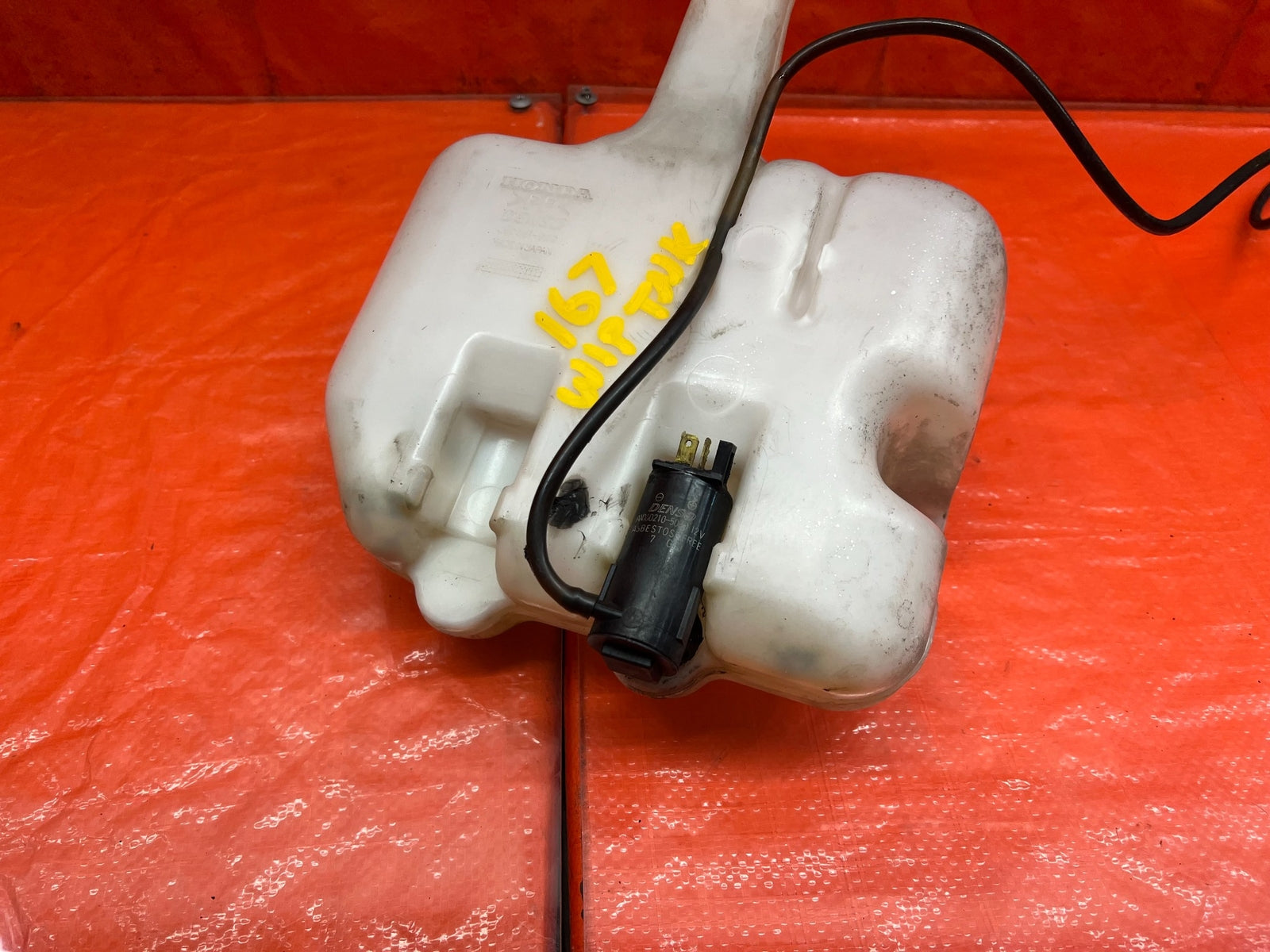 98 02 HONDA ACCORD 2.3L   WINDSHIELD WIPER RESERVOIR TANK W/ MOTOR   OEM #1674