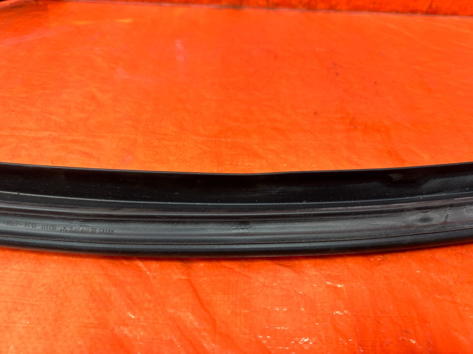 10 16 HYUNDAI GENESIS COUPE   RIGHT DOOR UPPER WEATHER STRIP SEAL OEM #30210