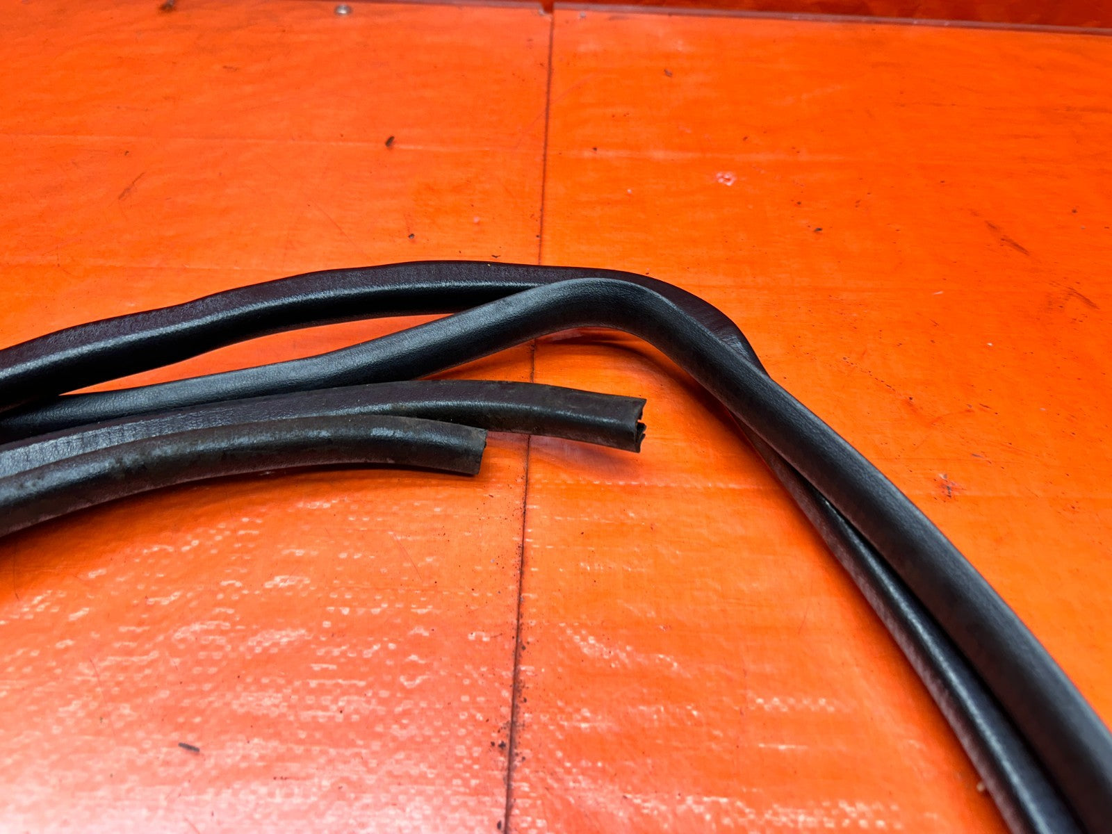 94 01 ACURA INTEGRA 2D DOOR TO CHASSIS UPPER WEATHERSTRIP OPEN TRIM OEM #33112