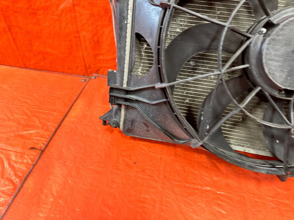 HYUNDAI GENESIS COUPE RADIATOR TANK COOLING FANS & CONDENSER  LITE DAMAGE 31812