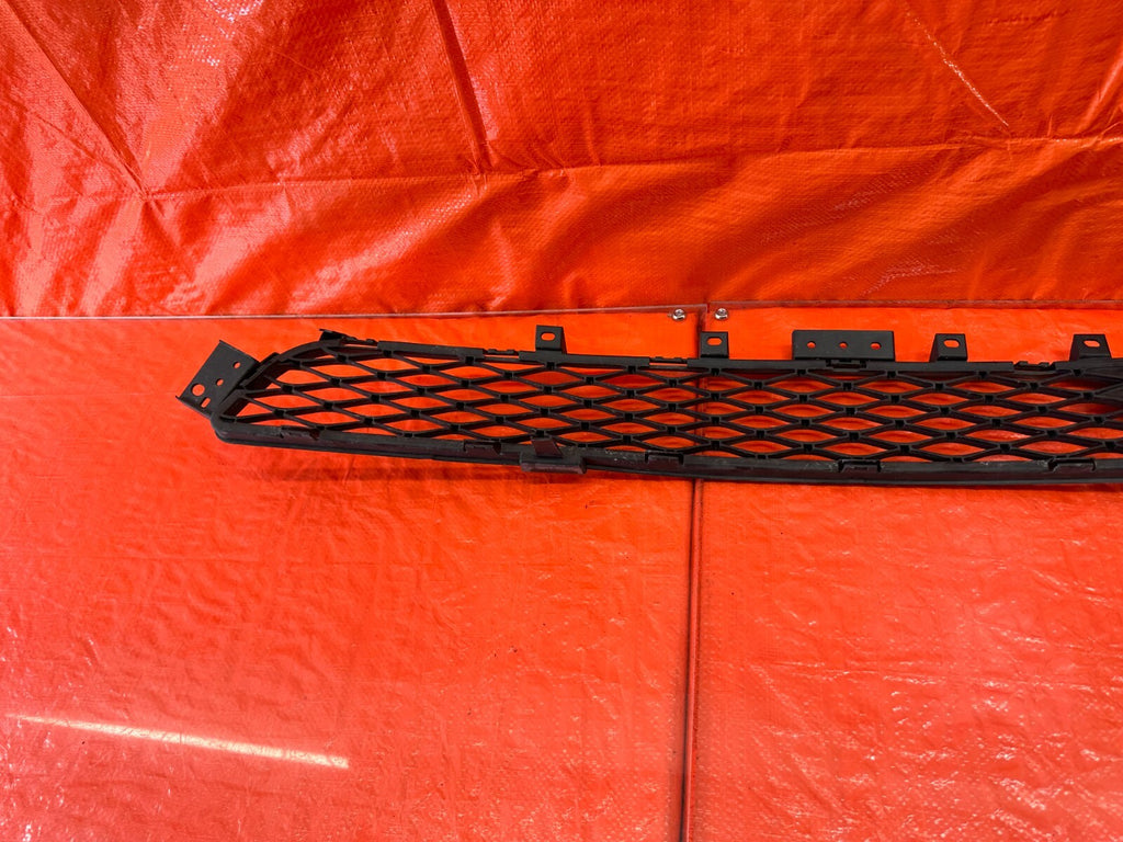 16 17 INFINITI Q50   RED SPORT 400   FRONT BUMPER COVER GRILLE INSERT   OEM #18511