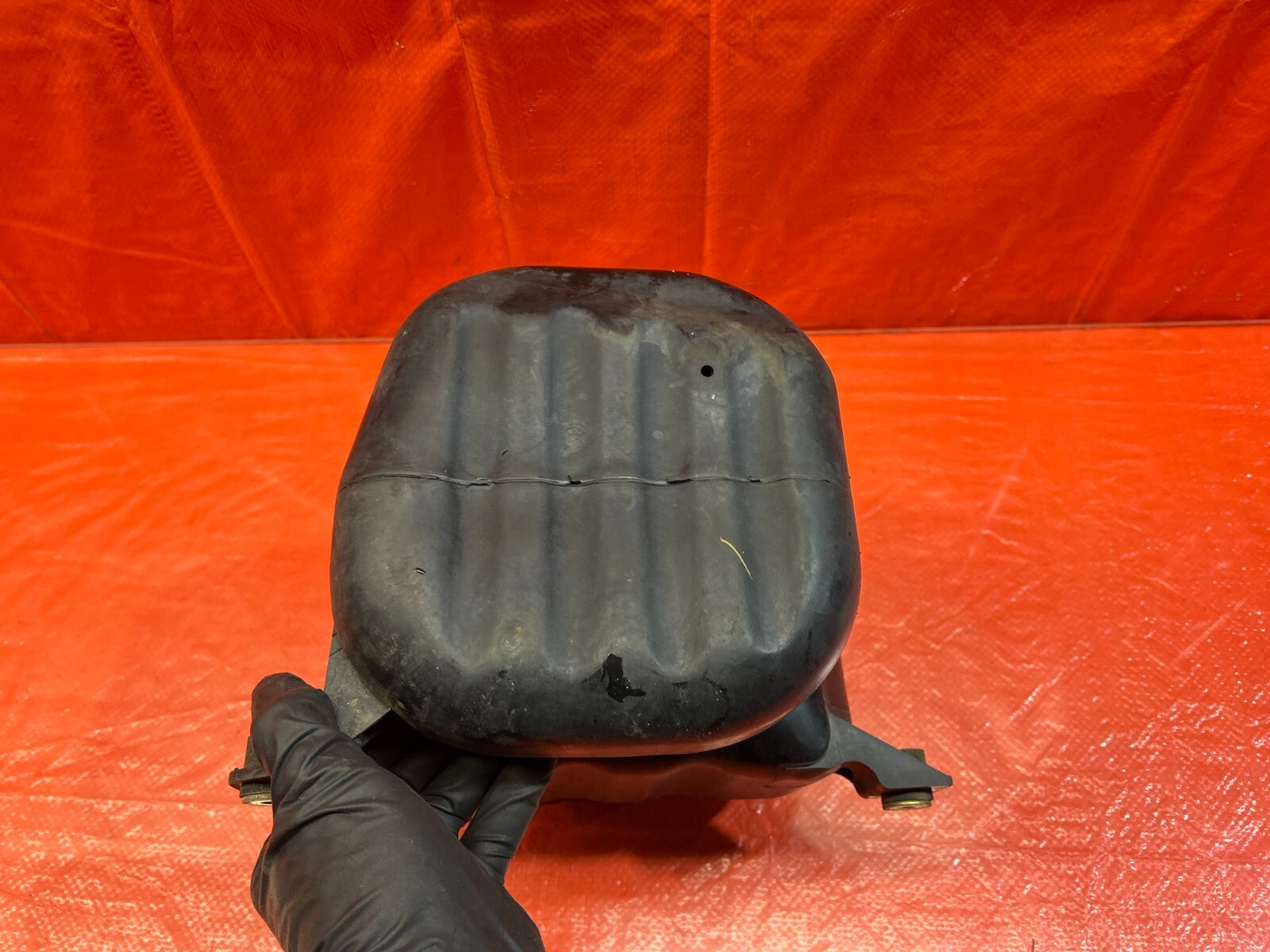 90 93 ACURA INTEGRA   INTAKE RESONATOR CHAMBER AIR BOX   OEM FACTORY #15410