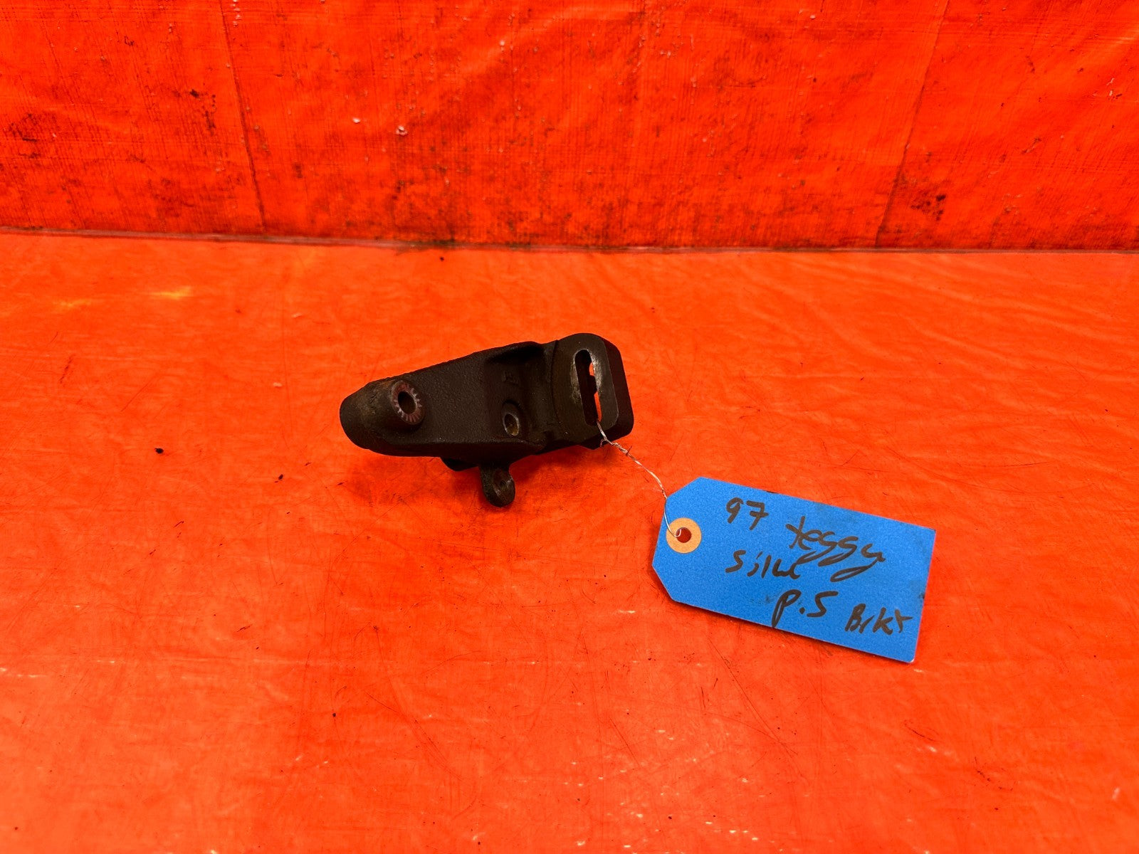 94 01 ACURA INTEGRA   NON VTEC B18B1   POWER STEERING BRACKET   OEM 309 10