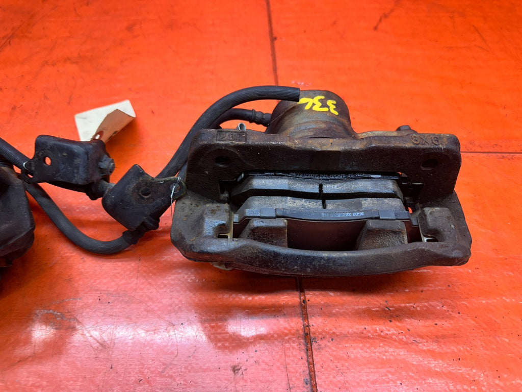 97 01 HONDA PRELUDE 2.2L FRONT LEFT RIGHT BRAKE CALIPERS PADS SET OEM #33610