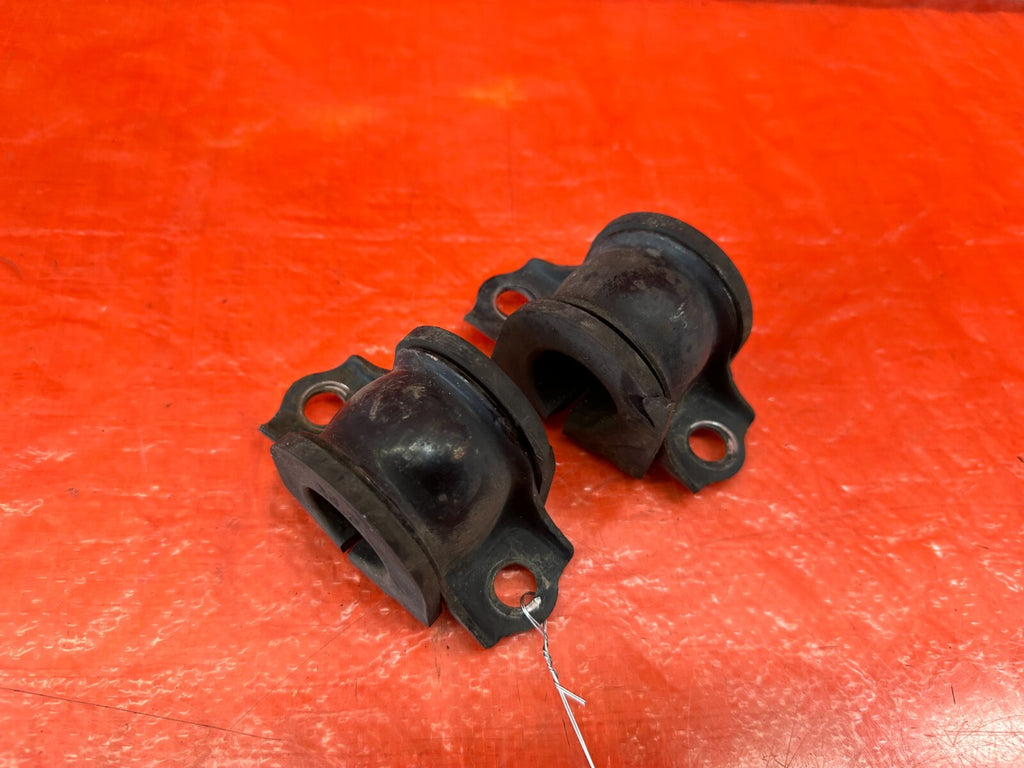 04 07 HONDA S2000   FRONT SWAY STABILIZER BAR BUSHINGS AND BRACKETS   OEM #2244