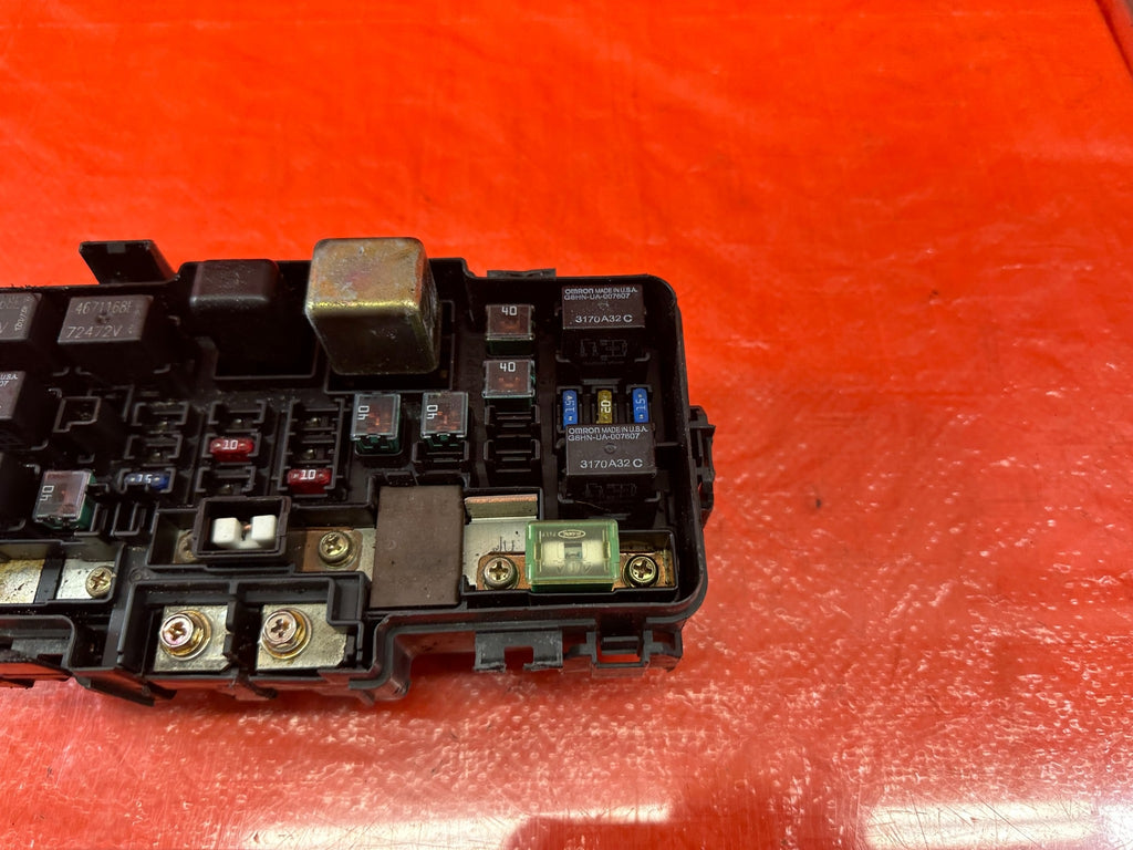 01 02 HONDA CIVIC   EXTERIOR UNDER THE HOOD ENGINE BAY FUSE BOX PANEL   OEM #D174
